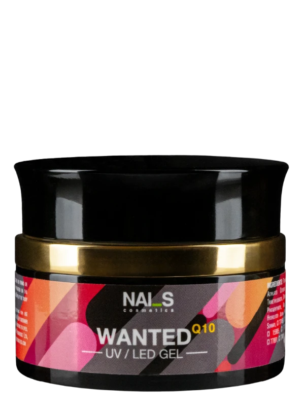 Gels “WANTED” ir radīts NAILS Cosmetics tehniķu komandas, lai sniegtu meistariem ilgi meklēto perfektā gela formulu. Tas ir piemērots gan iesācējiem, gan pieredzējušiem meistariem. Tā rūpīgi izstrādātā konsistence ļauj nagus modelēt viegli, ātri un precīzi, veidojot jebkuru nepieciešamo formu un garumu.Tas apvieno īpašības, kas nepieciešamas nevainojamam rezultātam:Pašizlīdzinošs, viegli klājas un nesatek sānu valkos.Izturīgs pret triecieniem un ikdienas slodzi.Pateicoties unikālajai formulai, k...