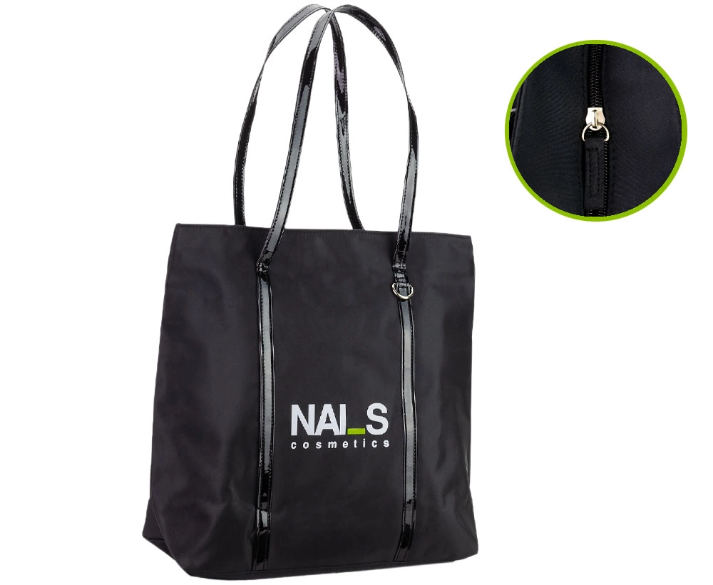 <p>Ērta, eleganta, izturīga soma ar NAI_S cosmetics logotipu.
	<br>Izmērs: 38 x 46 x 14 cm</p>...
